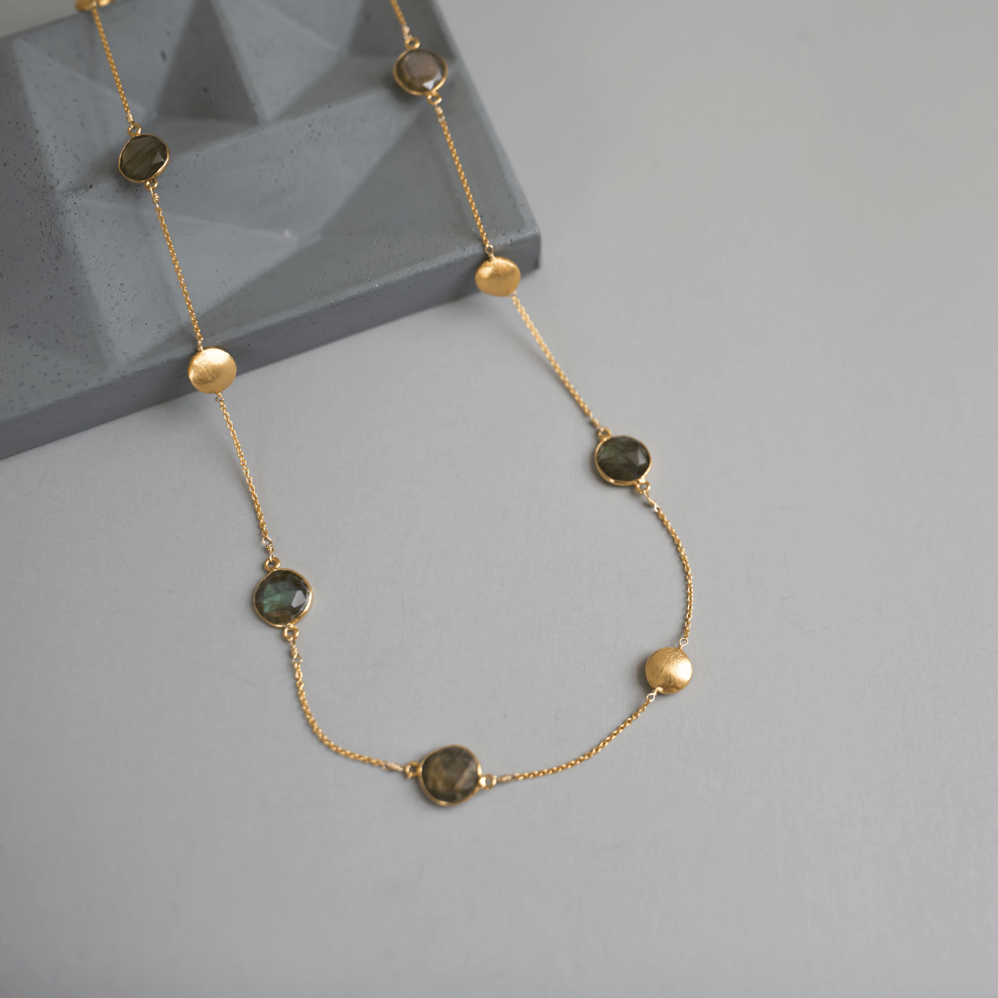 Unique Gold with Versatile Labradorite gemstones Long Chain