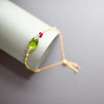 Peridot Quartz Bracelet - Radiant Green Elegance for Your Wrist