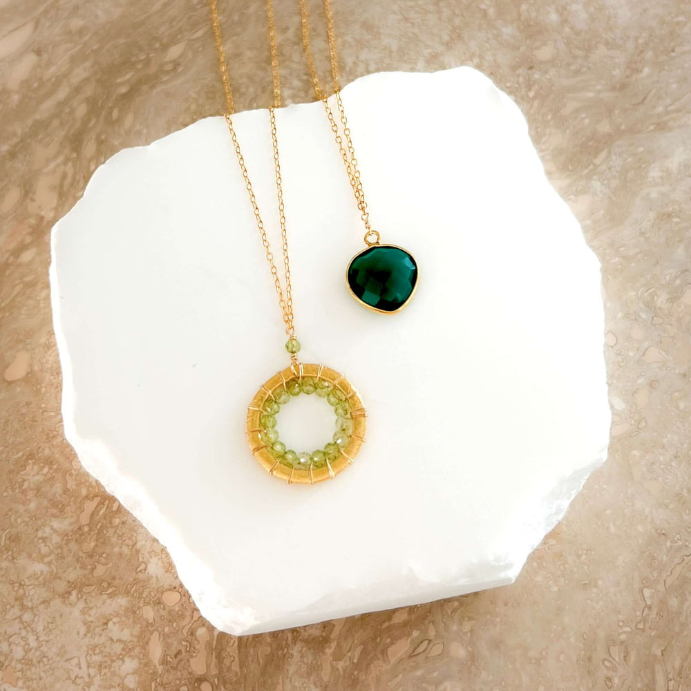 Elegant Modern Circle Peridot Gold  Necklaces